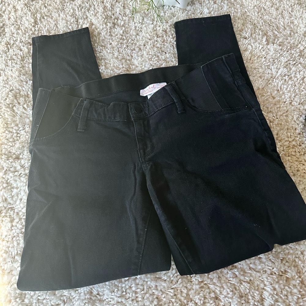 Adorable, stretchy, black, maternity, casual, straight leg skinny pants.…
